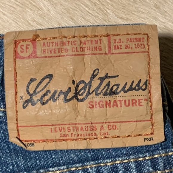Signature by LEVIS STRAUSS Bootcut Medium Blue Jeans Misses 10 Short - Picture 12 of 13